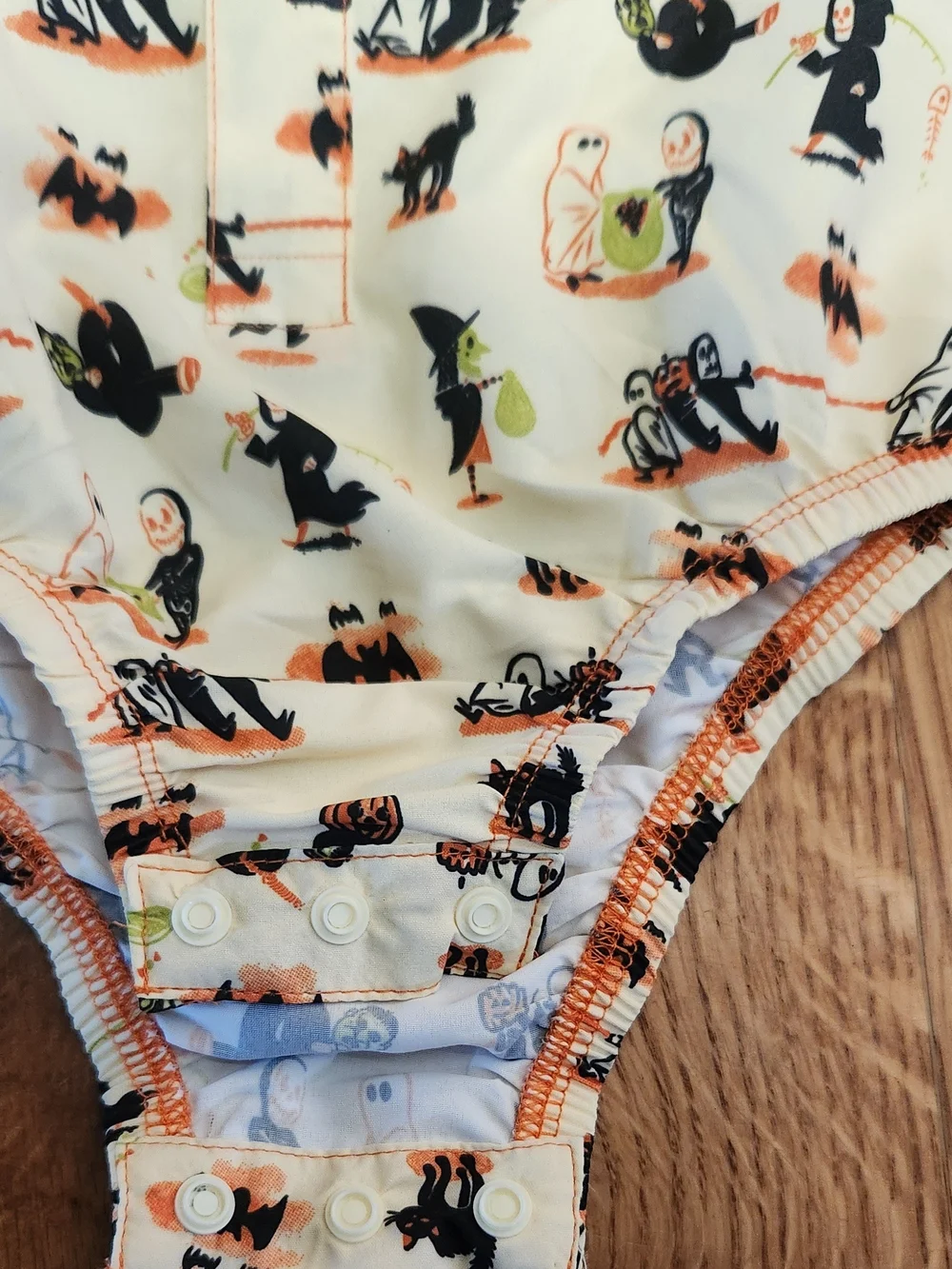 Magellan Outdoors Halloween Print Onesie -Yellow w Black & Orange 6-9 Months NEW